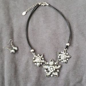 A&A Boutique Statement Necklace w/Matching Earring